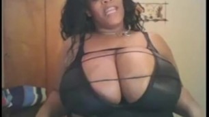 Big Tittie Ebony MILF Sucking Dildo