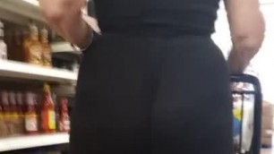 Candid PAWG MILF Ass Sabe que La Grabo y Rie