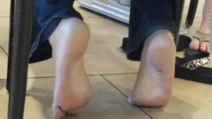 Candid 30+ Foreign lady feet(flip-flops off)
