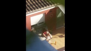 Milf depilandose el coño en azotea