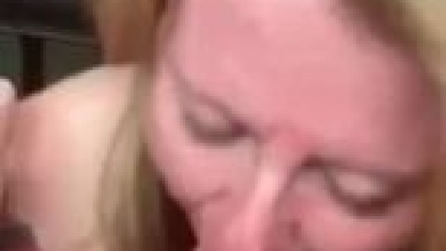 REAL! Cheating MILF Loves Sucking Young College Age Bull BWC
