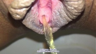 &num;JulietUncensoredRealityTV Season 2 Episode 35&colon; Closeup Milf Pussy Peeing