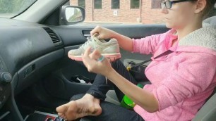 Ozarks girl shows of her dirty soles