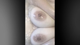 Milfs Big Tits in the bath