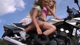 Blonde Dd Xxx Milf patron Caught First Time Young girl-on-girl biker girls