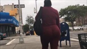 BIG BUBBLE BOOTY MILF VPL WALKING